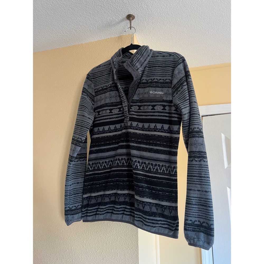 Columbia Quarter Fleece Women's Aztec Black and Gray Button up Sweater!